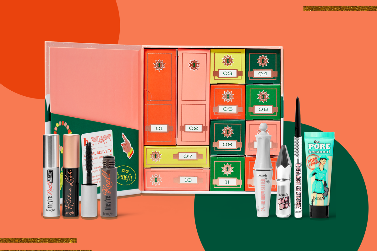 Benefit advent calendar 2022 Mascara, brow setter and more beauty